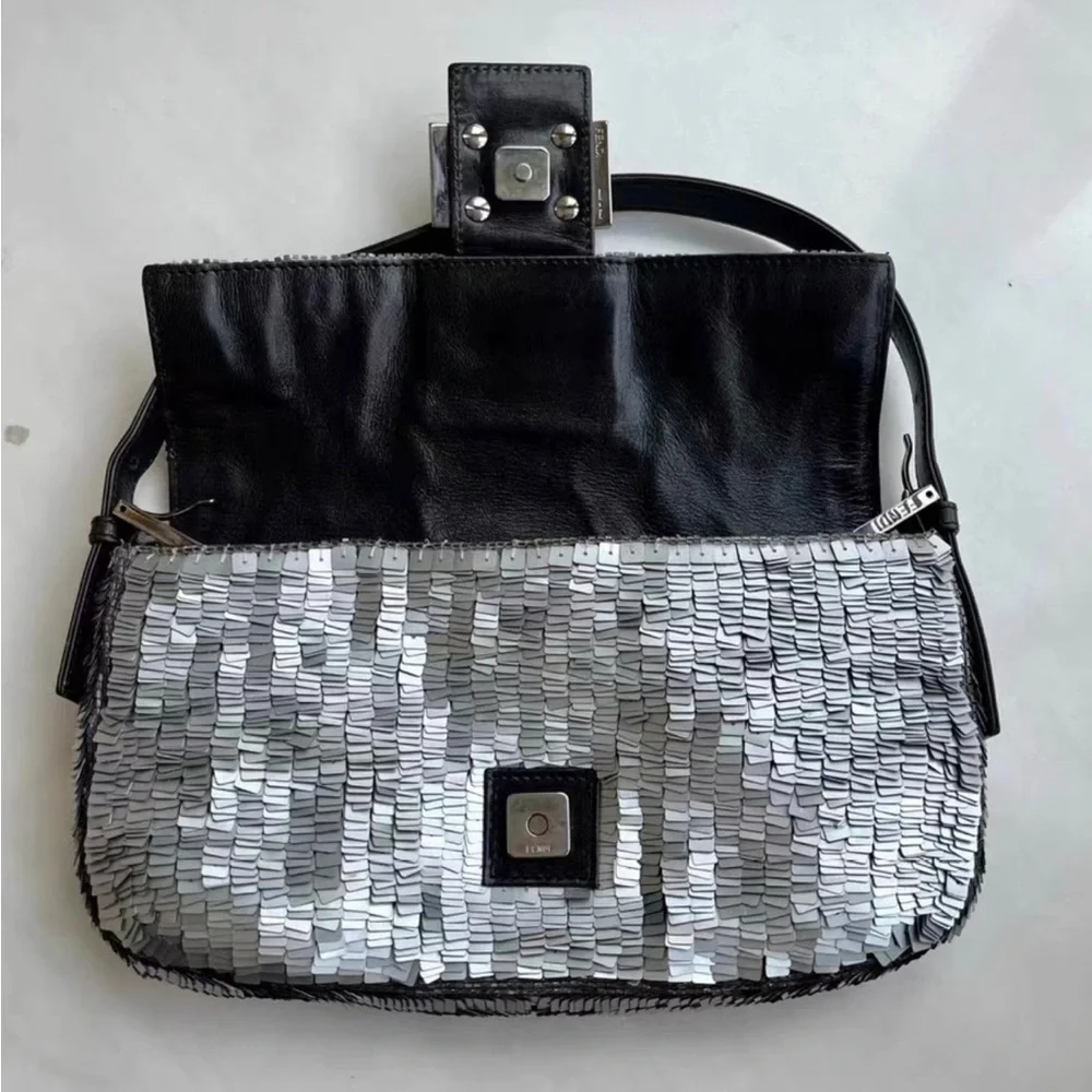 Sold!Vintage FENDI silver sequins baguette bag - Picture 5 of 9